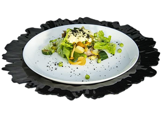 Салат с языком, маринованными опятами и голландским соусом