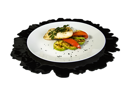 Филе судака с подушкой из кабачков и чипсом из петрушки