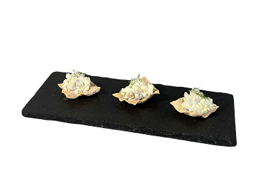 Тарталетка с салатом из кальмара