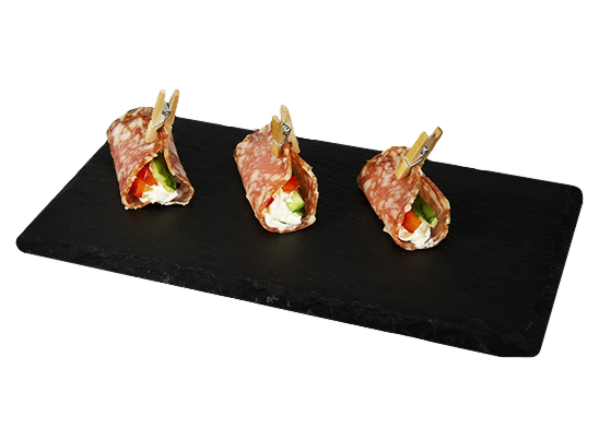 Мини-тако с сырокопченой колбасой, овощами и творожным сыром