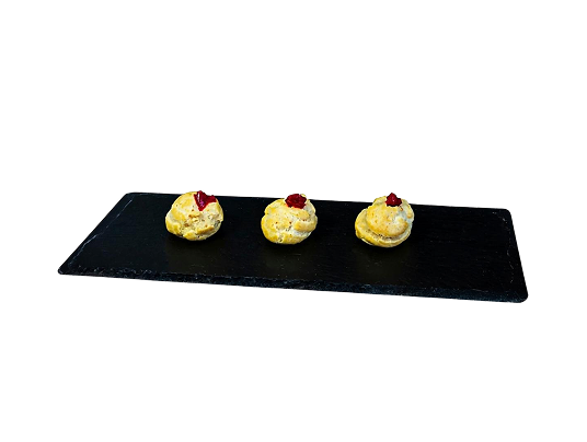 Профитроль с пате из индейки и вишневым чатни