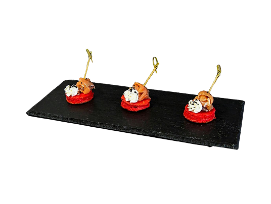 Лосось гравлакс с творожным сыром на картофельном кексе