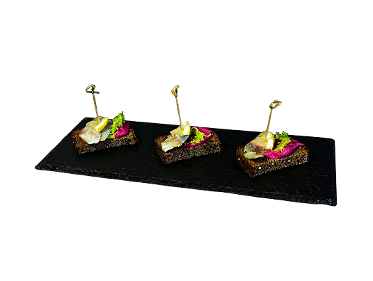 Канапе с сельдью и свекольным муссом